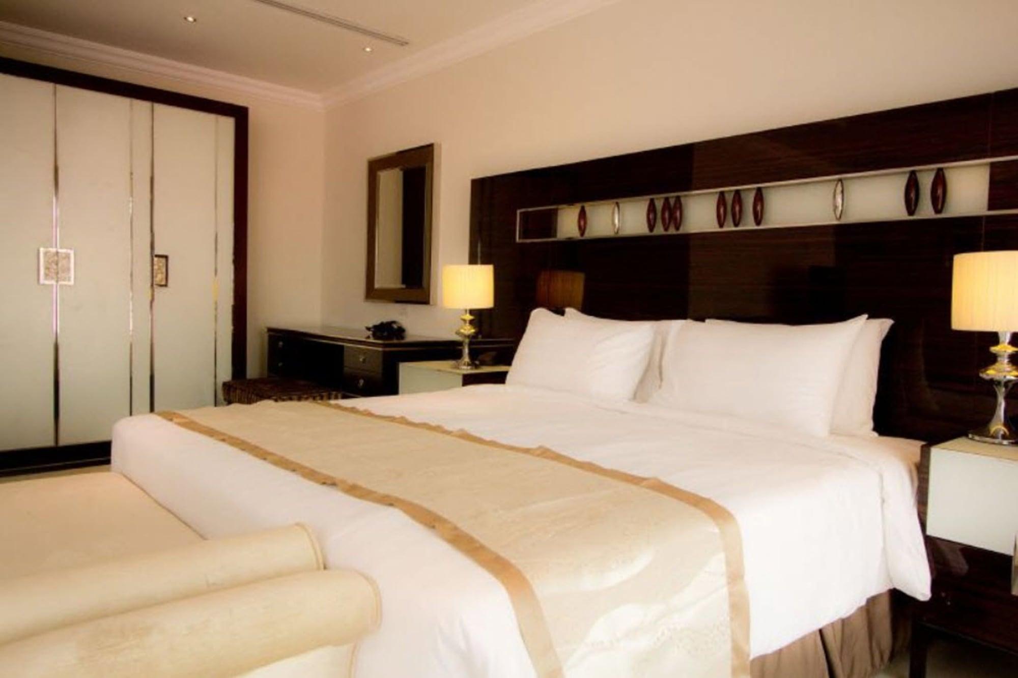Lk Royal Wing Hotel Pattaya Exterior photo