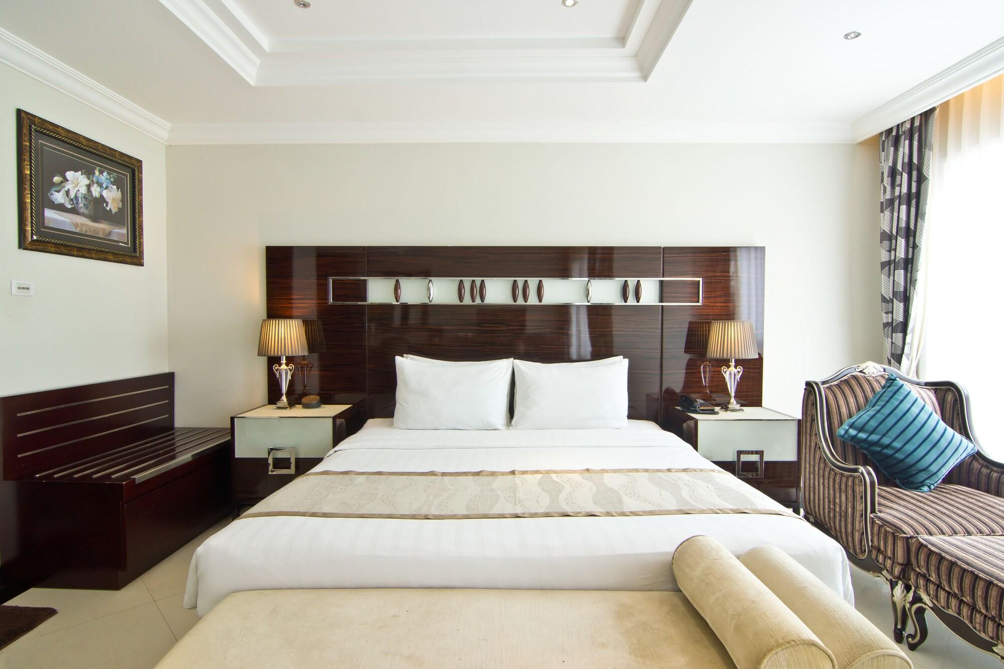 Lk Royal Wing Hotel Pattaya Exterior photo
