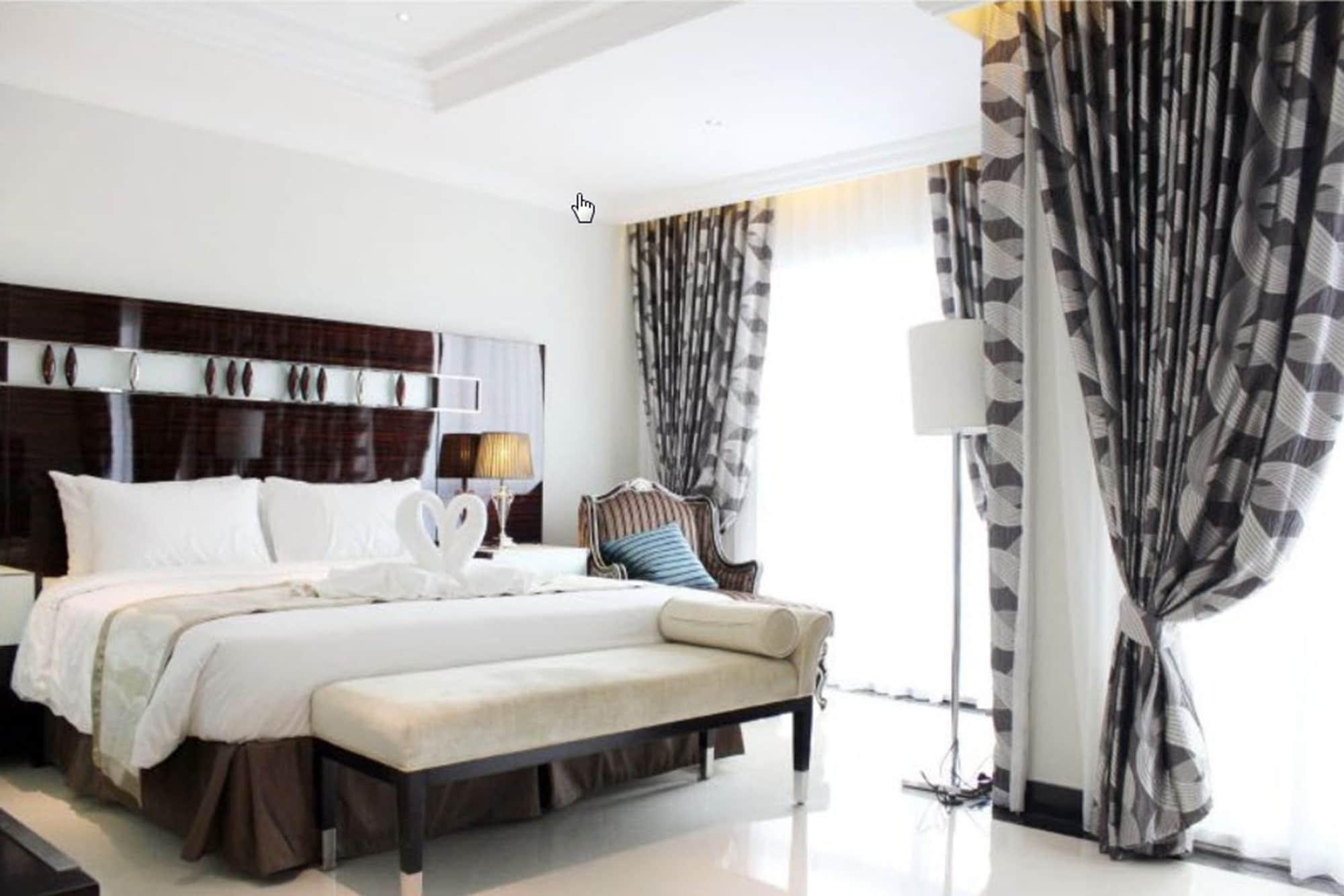 Lk Royal Wing Hotel Pattaya Exterior photo