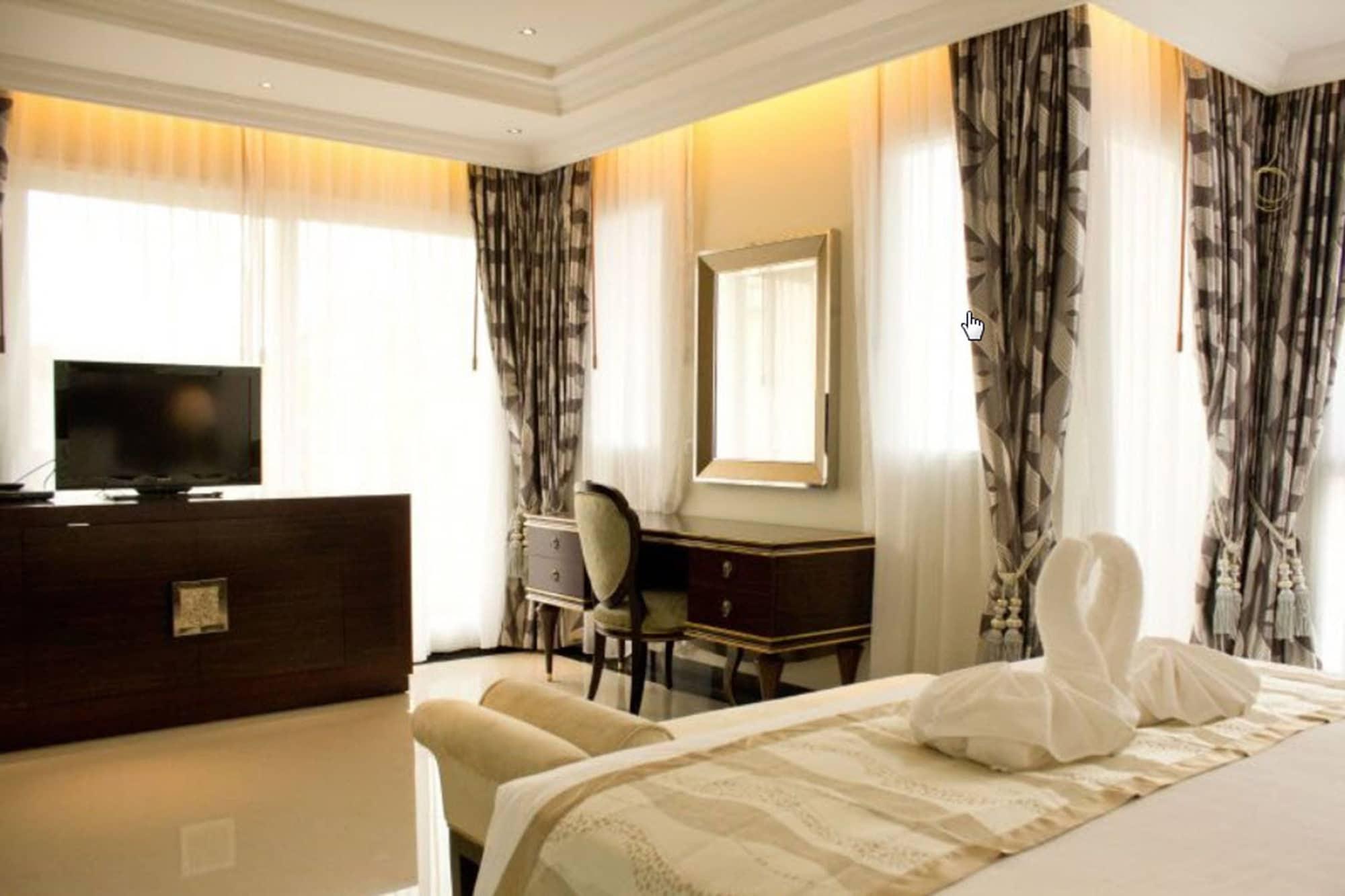 Lk Royal Wing Hotel Pattaya Exterior photo