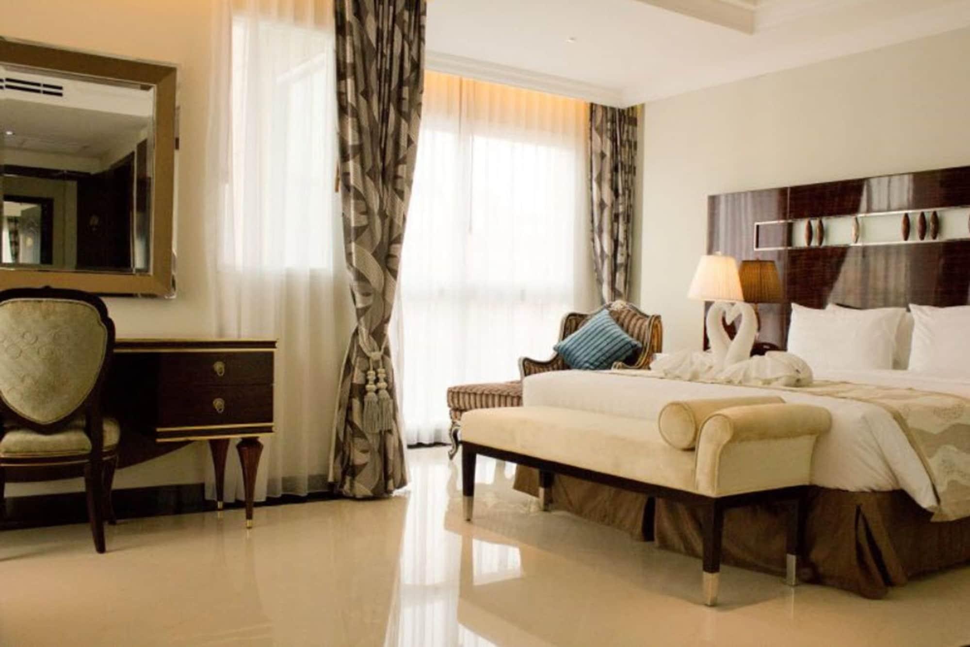 Lk Royal Wing Hotel Pattaya Exterior photo