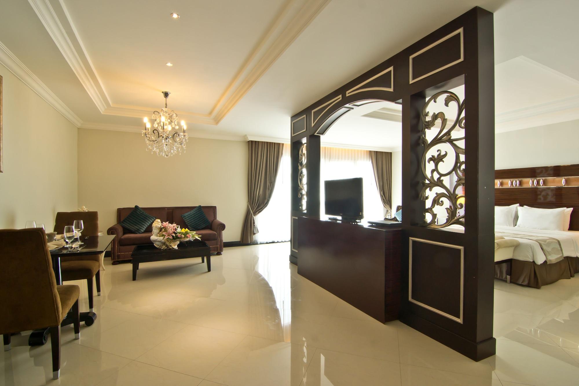 Lk Royal Wing Hotel Pattaya Exterior photo