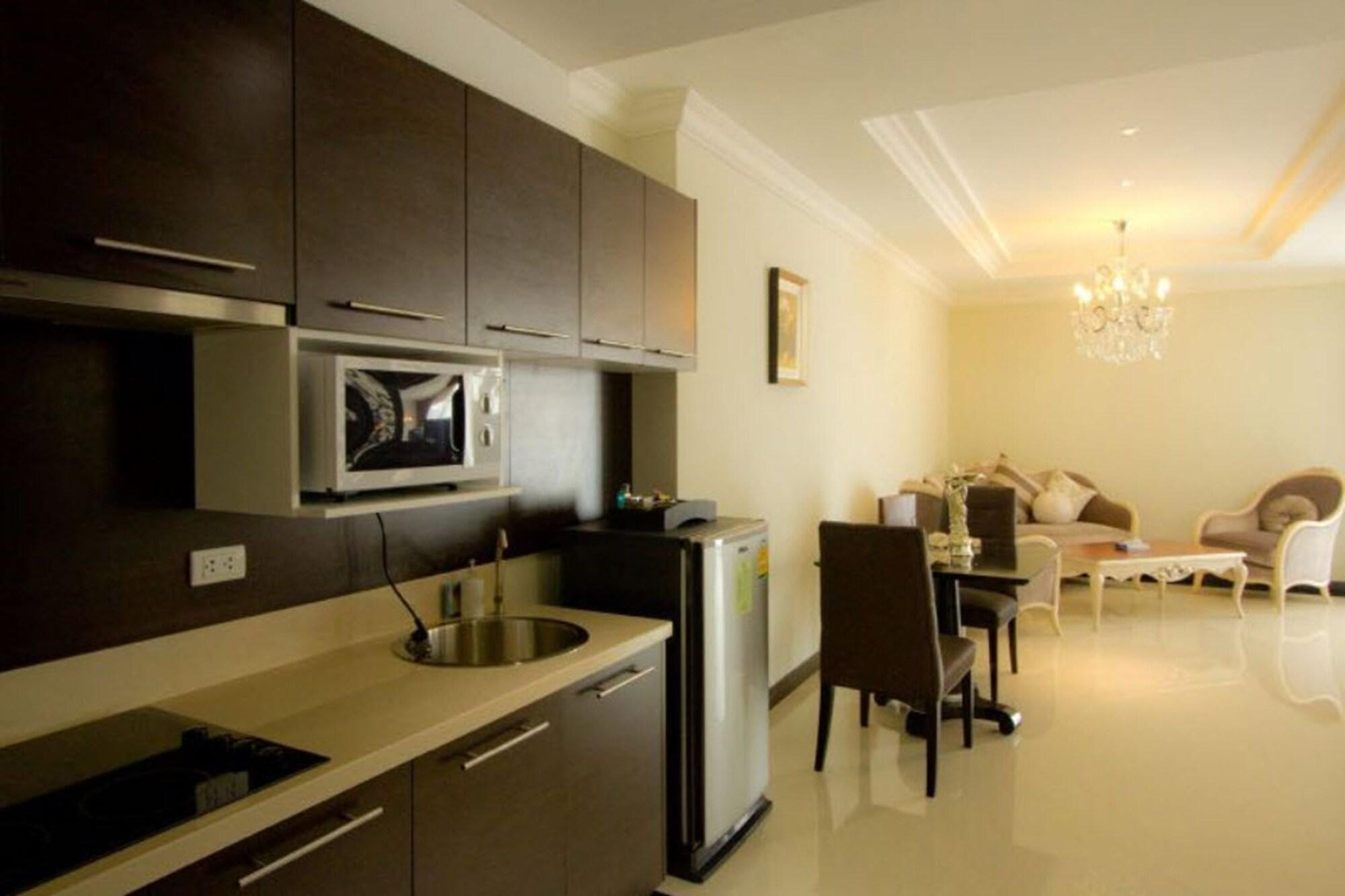 Lk Royal Wing Hotel Pattaya Exterior photo