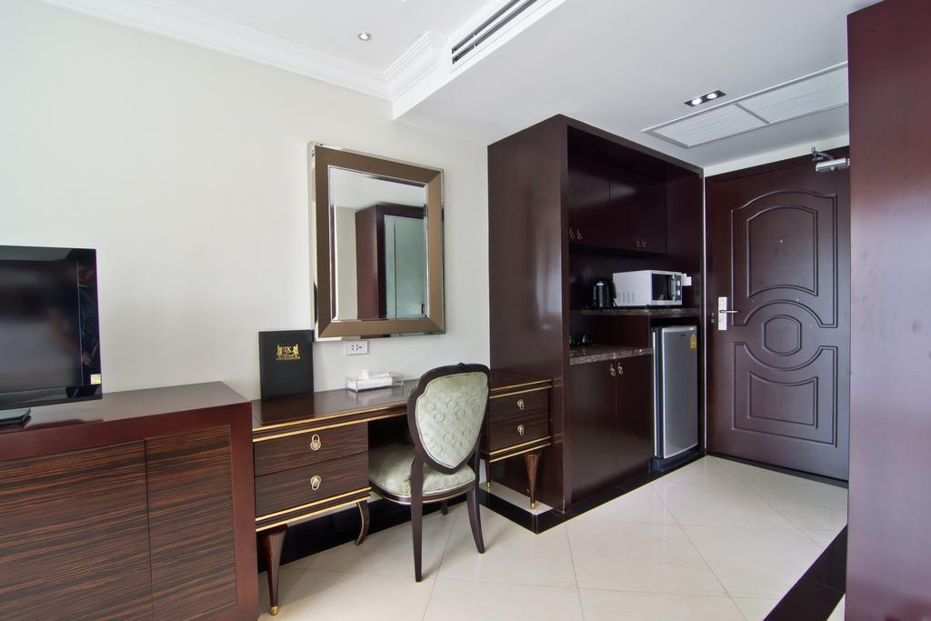 Lk Royal Wing Hotel Pattaya Exterior photo