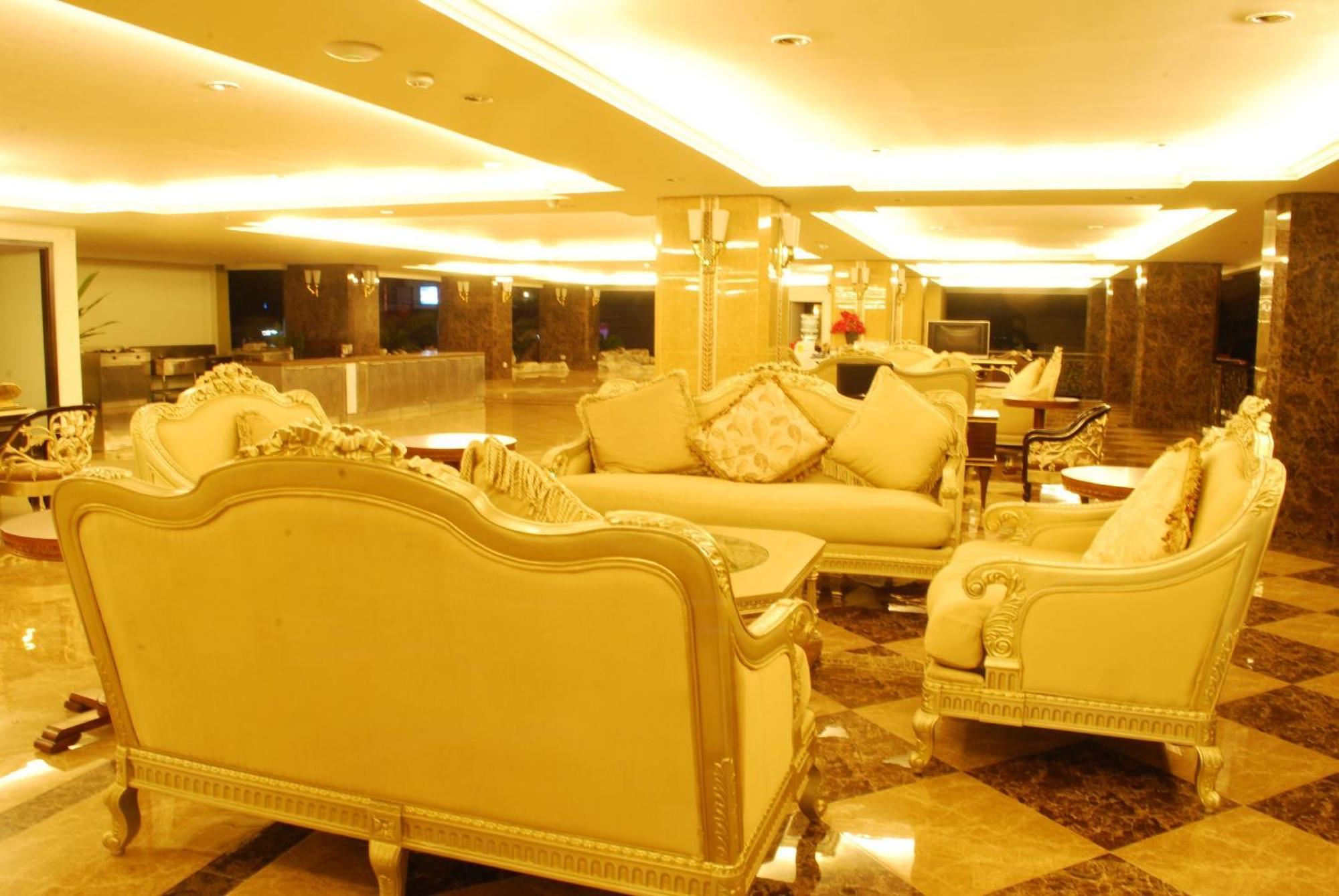 Lk Royal Wing Hotel Pattaya Exterior photo