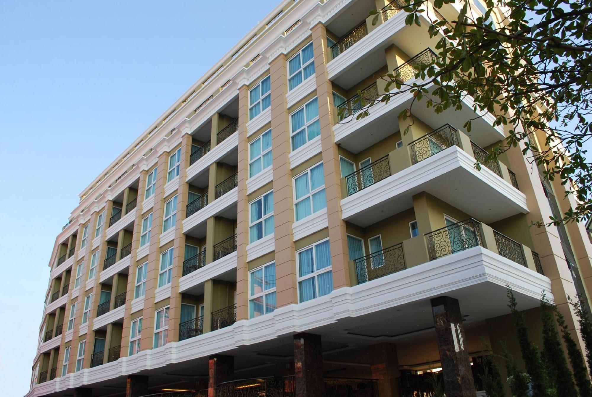Lk Royal Wing Hotel Pattaya Exterior photo