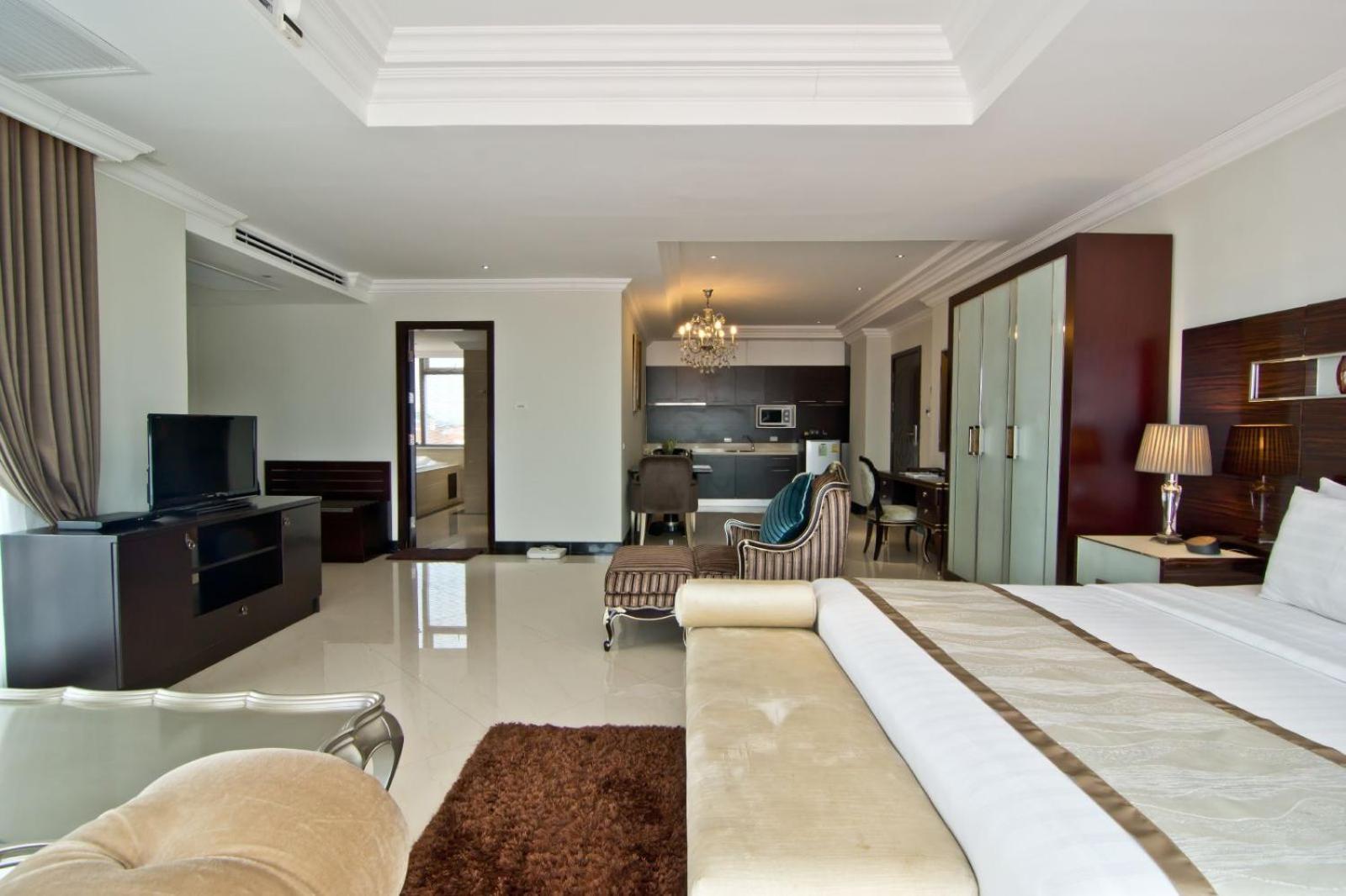 Lk Royal Wing Hotel Pattaya Exterior photo