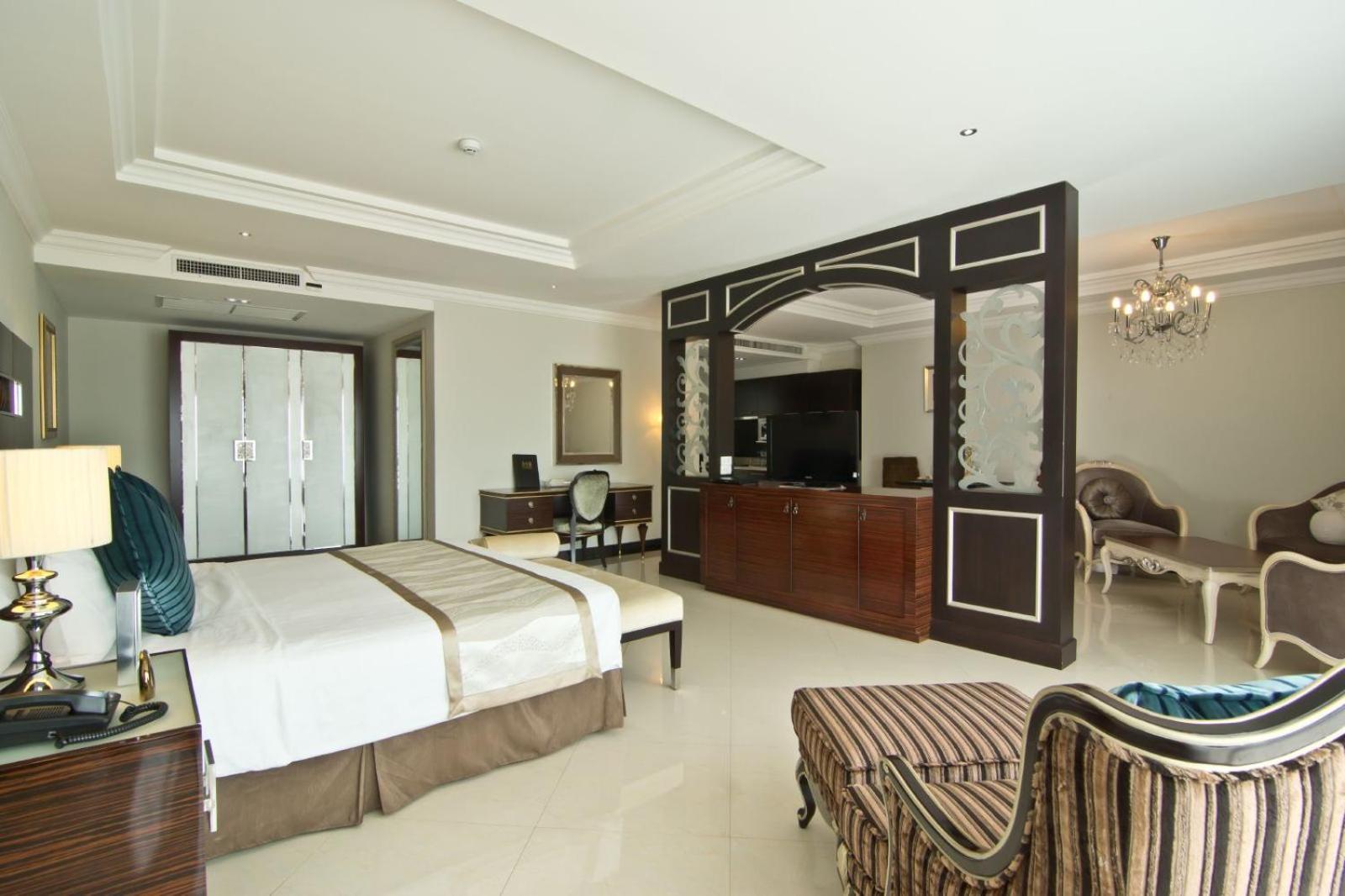 Lk Royal Wing Hotel Pattaya Exterior photo