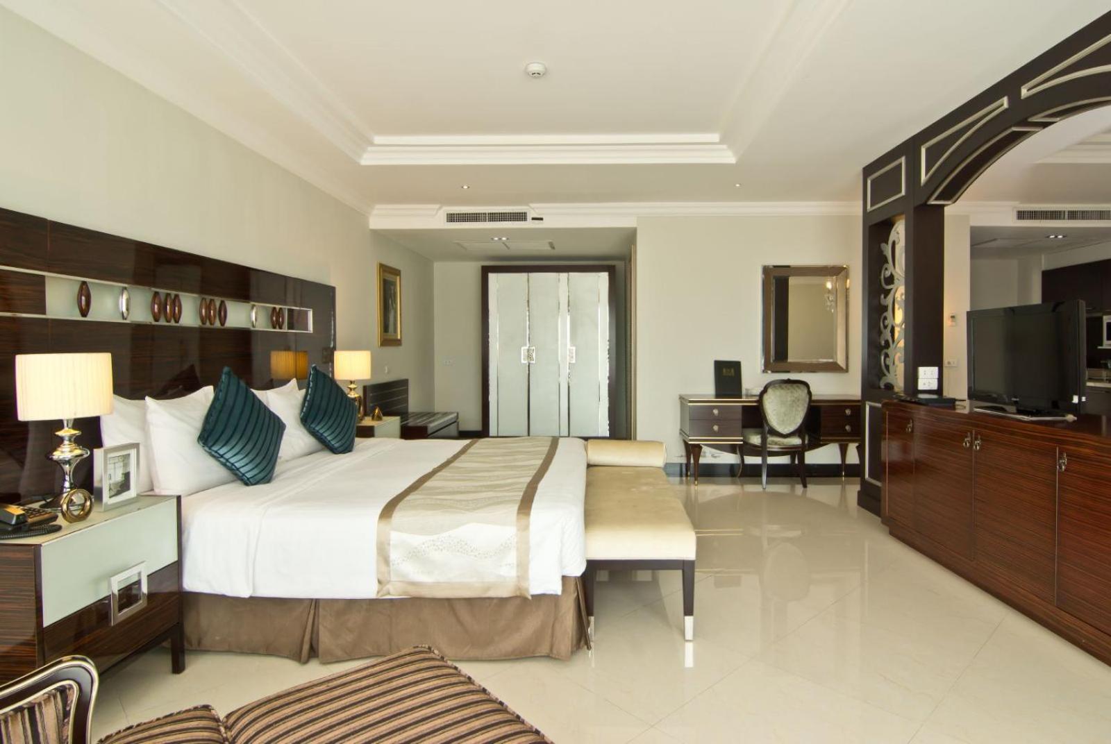 Lk Royal Wing Hotel Pattaya Exterior photo