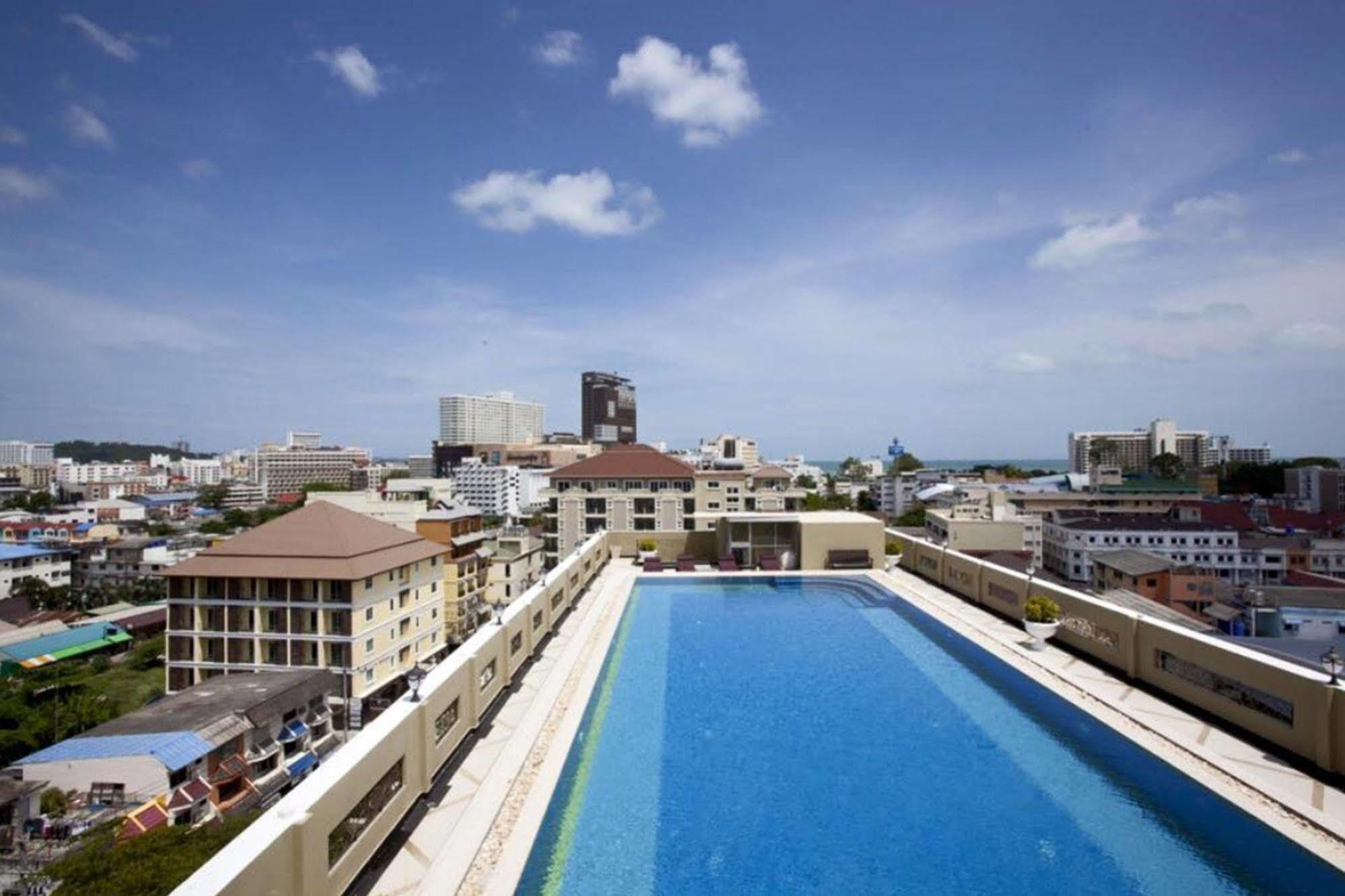 Lk Royal Wing Hotel Pattaya Exterior photo